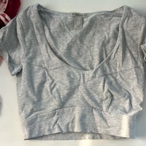 V neck gray top